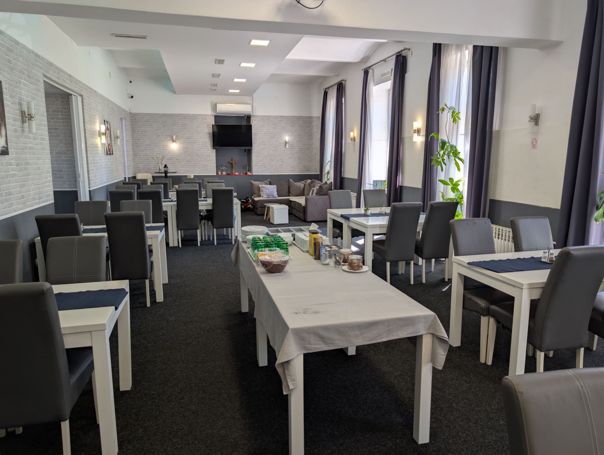 Prostor za doručak Hostel Levicki — Slavonski Brod